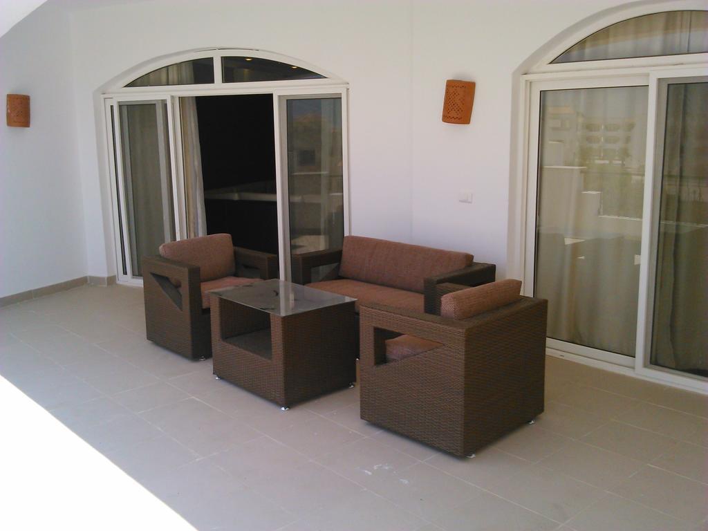 Three-Bedroom Apartment At Louly Beach Resort Ain Sukhna Room photo