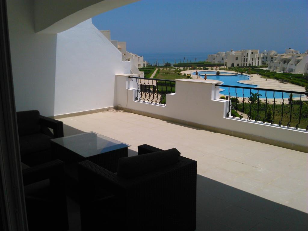 Three-Bedroom Apartment At Louly Beach Resort Ain Sukhna Exterior photo