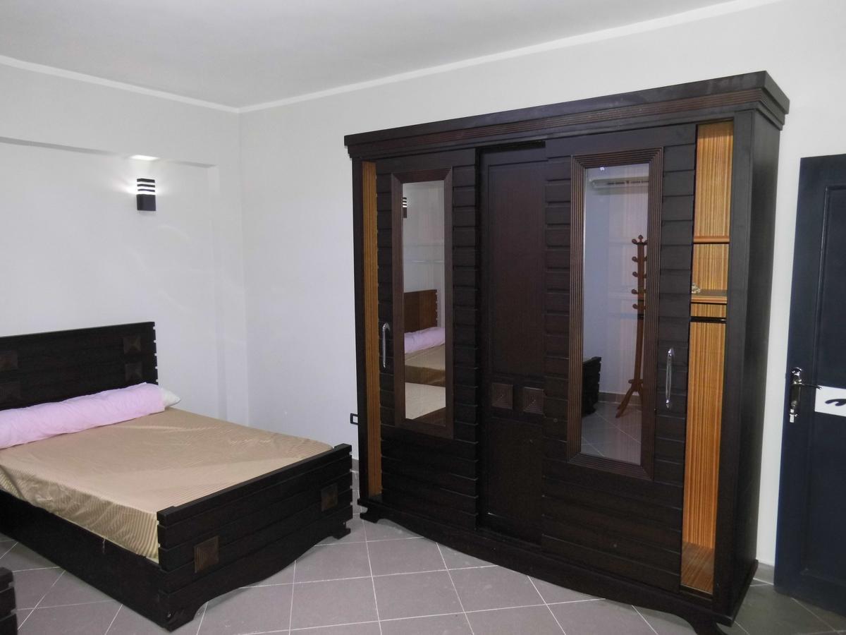 Three-Bedroom Apartment At Louly Beach Resort Ain Sukhna Exterior photo